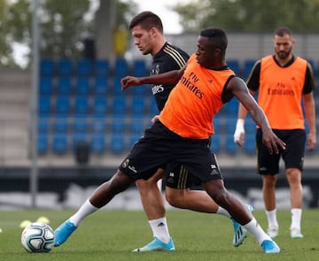 Jovic and Vinicius train.