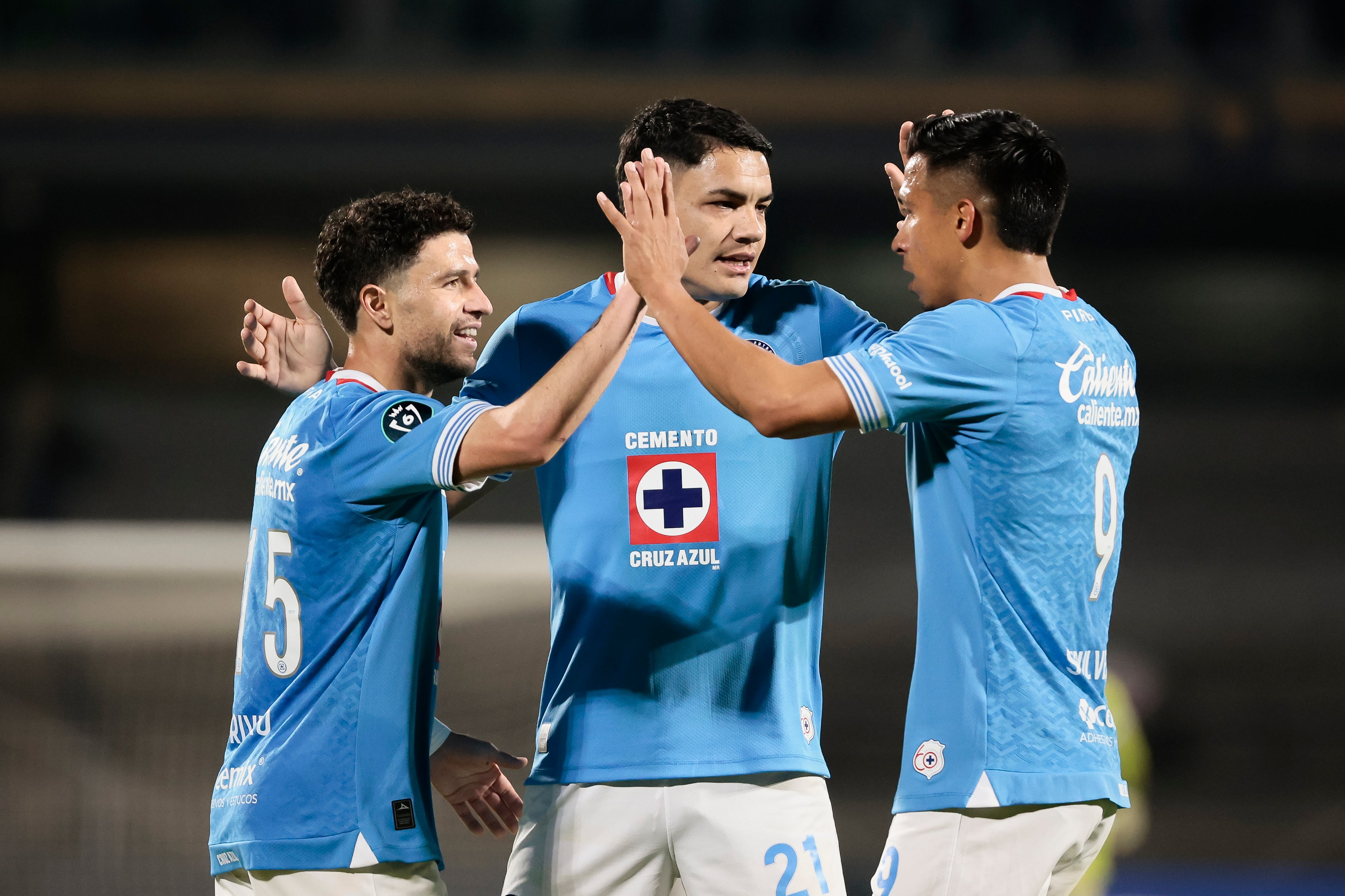 Cruz Azul llega respaldado para vencer al Querétaro en la Liga MX