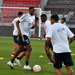 Última práctica de la Selección antes de medirse a Chile