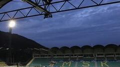 La UEFA decide hoy si se juega en Bratislava