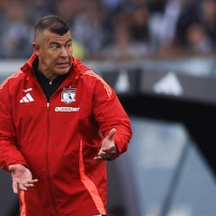 Jorge Almirón sigue el peor ejemplo de Gustavo Quinteros