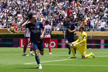 Del posible 1-1... al 2-0 del PSG. Qué fácil llegó Vitinha en la contra de los parisinos, colándose dentro del área rojiblanca, batiendo a Oblak con un gran disparo ajustado. Varapalo al borde del descanso para los del Cholo Simeone.