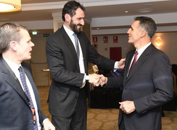 Jorge Garbajosa and Miguel Indurain.