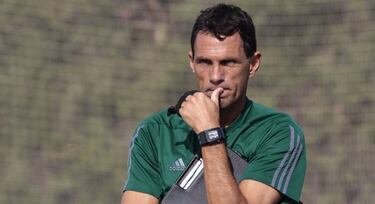 Manuel Pellegrini cited as possible replacement at Betis