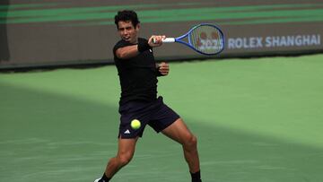 Tennis - ATP Masters 1000 - Shanghai Masters - Qizhong Forest Sports City Arena, Shangai, China - October 1, 2025 Spain's Jaume Munar in action during his first round match against Hungary's Marton Fucsovics REUTERS/Go Nakamura
