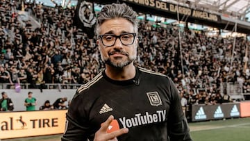 Jaime Camil interpretó el himno de los Estados Unidos en el juego del LAFC contra Portland Timbers en el BMO Stadium.