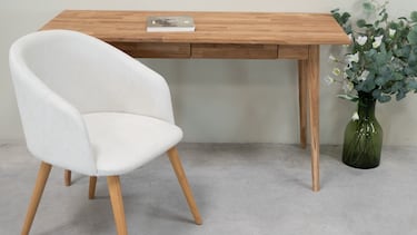 If you always put your chair back after getting up, psychology says you probably have these 8 common traits