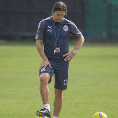 Aniversario de incertidumbre para Chivas