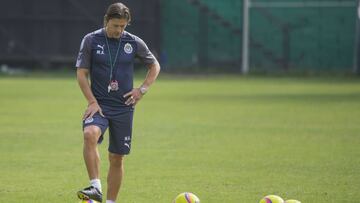 Matias Almeyda, director técnico de las Chivas.