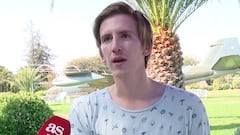 El ganador nacional de lanzamiento de aviones de papel da sus tips