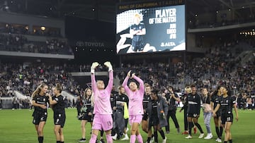Angel City debut¨® en la NWSL con el pie derecho en el Banc of California Stadium tras imponerse a North Carolina Courage en un duelo que fue hist¨®rico en Los ?ngeles.
