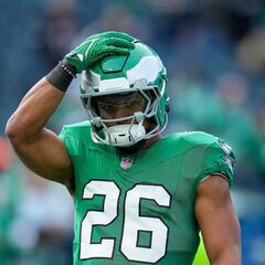 How many yards does Saquon Barkley need to beat the single-season rushing record?