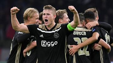 El Ajax celebra su victoria ante el Benfica.