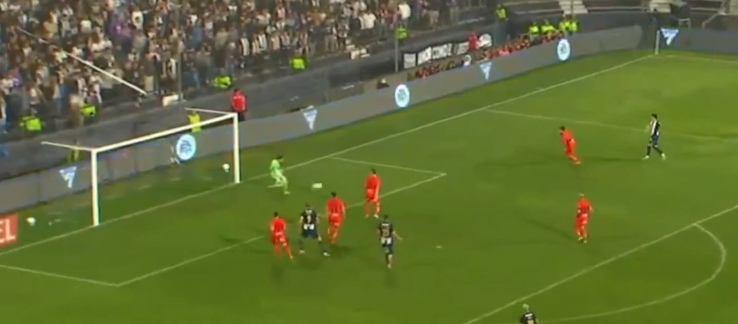 La mano que le devolvió el alma a los hinchas de la U: el VAR salvó a Castellón