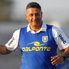 Ronald Fuentes se confirma como director deportivo de la U y se interesa en Pizarro