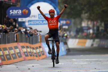 Josef Cerny celebra la victoria de etapa.