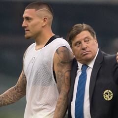 Nicolás Castillo fue dado de alta y recibió visita de Miguel Herrera