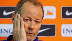 Holanda despide a Danny Blind tras el bochorno en Bulgaria