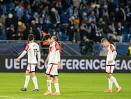 Bratislava (Slovakia (Slovak Republic)), 27/11/2025.- Players of Vallecano after the UEFA Conference League league phase match between SK Slovan Bratislava and Rayo Vallecano in Bratislava, 27 November 2025. (Eslovaquia) EFE/EPA/JOZEF JAKUBCO