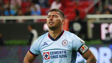 Juan Escobar durante un partido con Cruz Azul.