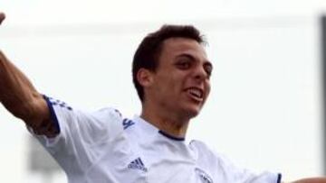 El debutante Óscar Plano abre la goleada del Castilla