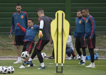 Chilled mood in the Spain camp ahead of the Morocco game