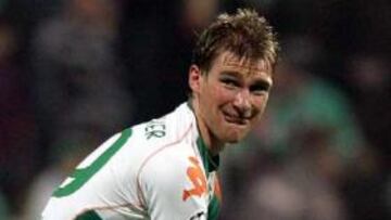 POSIBLE BAJA. Per Mertesacker podría no jugar en el Bernabéu.