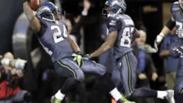 Marshawn Lynch consigue un touch down con un gesto ofensivo y provocador a sus rivales.