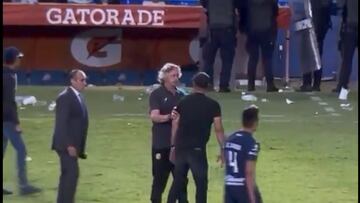 Vídeo: Así fueron las agresiones que sufrió Norberto Scoponi en el Celaya vs Morelia