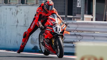 Bulega con la Ducati de SBK.