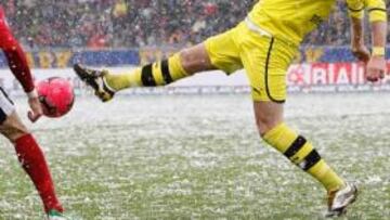 El Dortmund sigue en racha y gana bajo la nieve en Friburgo
