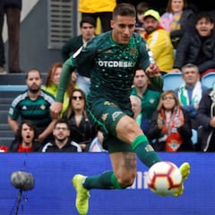 Un Betis al ataque total y por obligación ante el Barcelona