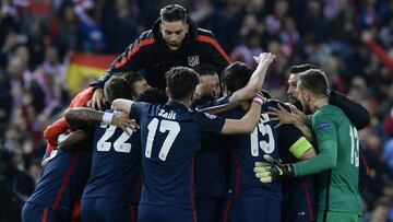 Los jugadores del Atlético celebran la eliminatoria contra el Barcelona.