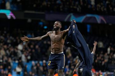 Antonio Rüdiger celebra la clasificación a las semifinales de la Champions League.
