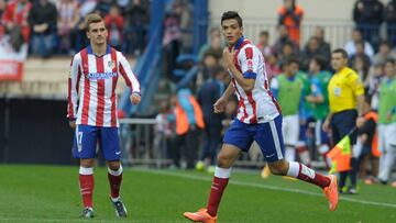 El delantero mexicano felicitó a sus amigos Antoine Griezmann y Diego Godin por conseguir su boleto a la siguiente ronda en el torneo europeo.