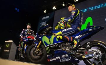 Maverick Viñales y Valentino Rossi, en la presentación.