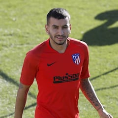 Ángel Correa continúa entrenando con el Atlético