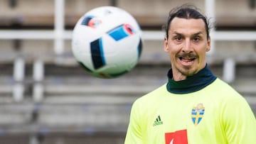 Zlatan Ibrahimovic, en un entrenamiento reciente en Estocolmo con la selección de fútbol de Suecia.