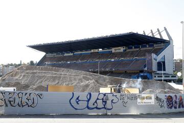 The half-demolished Vicente Calderón stadium pictured during the first week of November with the M-30 diverted past the main stand.