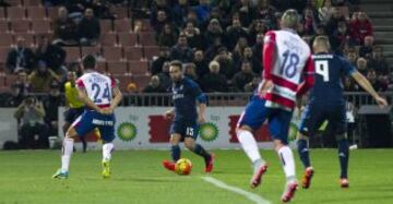 Benzema marca el 0-1 a pase de Carvajal.