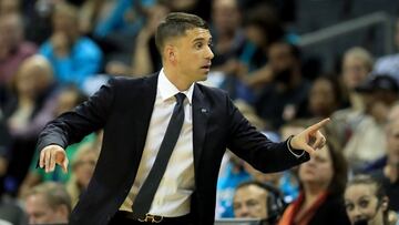CHARLOTTE, NORTH CAROLINA - OCTOBER 25: Head coach Ryan Saunders of the Minnesota Timberwolves reacts during their game against the Charlotte Hornets at Spectrum Center on October 25, 2019 in Charlotte, North Carolina. NOTE TO USER: User expressly acknowledges and agrees that, by downloading and or using this photograph, User is consenting to the terms and conditions of the Getty Images License Agreement.   Streeter Lecka/Getty Images/AFP
 == FOR NEWSPAPERS, INTERNET, TELCOS &amp; TELEVISION USE ONLY ==