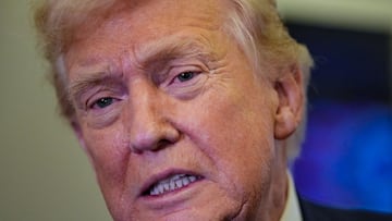 The president avoided declaring a favorite in the Super Bowl and praised both quarterbacks, but dropped several hints about his preference.