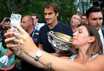 El día después: Federer celebró su título con los fans