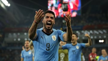 Edinson Cavani fue el gran héroe de la selección uruguaya en el duelo de los Octavos de Final ante Portugal, sin embargo, luego de haber sufrido una lesión podría perderse el encuentro. Ante ello, Suárez sería el responsable de recobrar su olfato goleador.