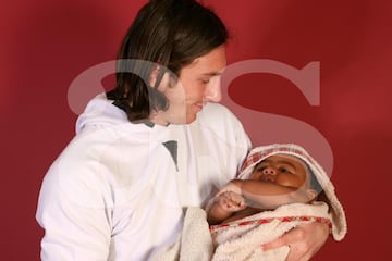 Messi con Lamine Yamal de bebé