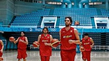 <b>MAREA ROJA. </b>Ante China será la Selección la que vista de rojo, aunque en esta ocasión las banderas rojas de la grada no serán para respaldar a España.