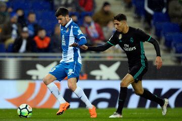 Aaron Martín y Achraf Hakimi.