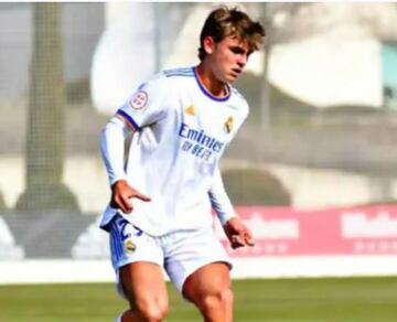 Lo de este centrocampista de 17 años es volar muy alto. Hijo de Pablo Paz (medallista con Argentina en los Juegos de 1996 y ex del Tenerife, entre otros) es un volante delicioso con buenísimo disparo desde lejos, a lo Asensio. Ha debutado con el Castilla y hace una semana Scaloni le ha incluído en la lista de preseleccionados ¡para el Mundial de Qatar!