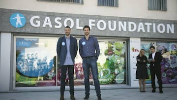 Los ni?os y ni?as de barrios de bajo nivel socioecon¨®mico y menos caminables hacen menos actividad f¨ªsica. La fundaci¨®n de los hermanos Gasol organiza este evento en el D¨ªa Mundial de la Actividad F¨ªsica .