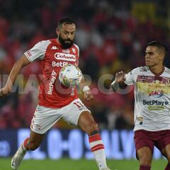 Santa Fe gana en el último suspiro y complica al Tolima